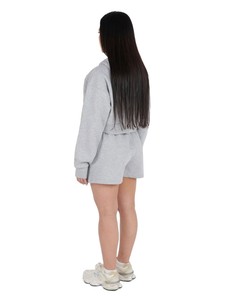 Ensemble de survêtement athleisure décontracté deux pièces gris uni avec sweat à capuche court en molleton de coton à demi-zip et short de survêtement taille haute assorti - Product Image 4