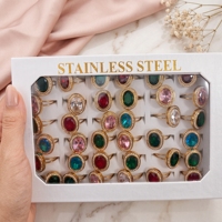 Lot de 36 bagues en zircon colorées plaquées or 18 carats, étanches et inaltérables, en acier inoxydable, avec boîte – Vente en gros mixte