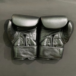 ถุงมือชกมวยไทย MMA หนังแท้ ปักโลโก้ได้ ระบายอากาศดี ปิดแบบรัดข้อมือ - Product Image 2