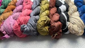 Rubans en soie de sari élégants, conçus pour les projets créatifs, les emballages cadeaux, les accessoires de mode et les créations artisanales. - Product Image 5