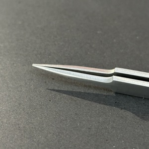 Pince à cils en acier inoxydable personnalisée avec logo Splinter, pointe pointue et affûtée pour extensions de cils - Product Image 5