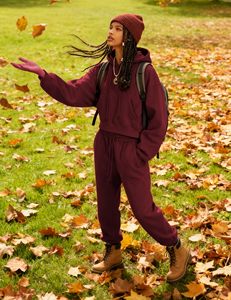 Crop tops pour femmes, sweats à capuche, ensemble 2 pièces, sweat à capuche court zippé, pantalon de survêtement court, vente en gros - Product Image 5