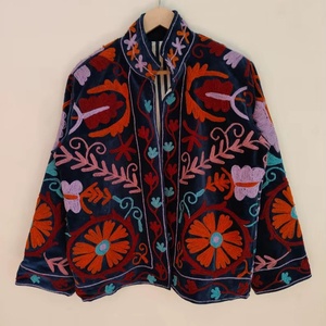 Abrigo de Invierno Bohemio Étnico de Terciopelo Suzani Bordado a Mano con Arte Floral Folclórico para Mujer, Hecho a Mano por Artesanos, de Algodón Indio Transpirable - Product Image 1
