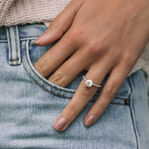 แหวนเพชรทรงกลมเจียระไนแบบบริลเลียนท์ แหวนหมั้นเพชรทอง 14K แบบหนามเตย สไตล์คลาสสิก - Product Image 3