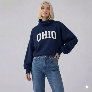 Pull blanc oversize à col roulé pour femme, imprimé lettres, tricoté, manches longues, coupe droite, épaules tombantes, col montant, idéal pour l'automne - Product Image 1