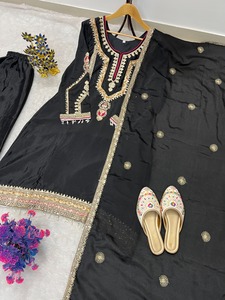Ensemble Sharara brodé en chinon noir et blanc, style boutique indienne, avec dupatta, tenue ethnique traditionnelle pour femme, idéal pour mariage, dernière collection USA - Product Image 5