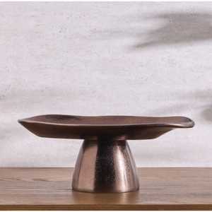 Corbeille à fruits sur pied en bronze texturé, faite à la main, avec bord ondulé, support à compote, centre de table moderne, plateau de service pour mariage - Product Image 1