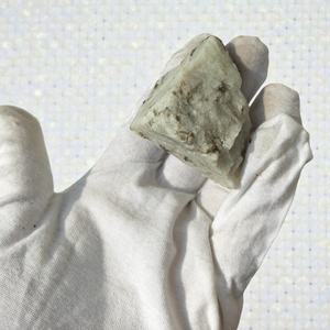 Lot en Gros de Pierres Brutes Naturelles de Pierre de Lune Arc-en-ciel - Pierres de Pierre de Lune à Éclat Bleu 100% Authentiques pour la Taille en Cabochon et la Décoration - Product Image 4