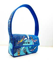 Sac à bandoulière de luxe pour femme, brodé à la main, imprimé en typographie, orné de perles, avec fermeture à rabat, forme selle - Product Image 4