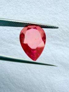 Pendentifs en rubis de laboratoire de haute qualité en forme de poire, taille personnalisée, fabrication en Inde au meilleur prix, forme poire - Product Image 1