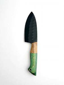 Couteau de chef artisanal en acier noir, manche en bois vert bicolore, outil de préparation culinaire - Product Image 3