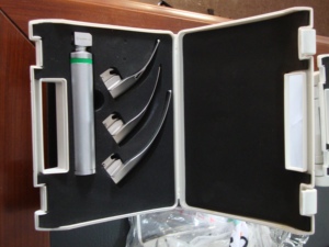 MayoMed Fiber <b>Optic</b> Manual Mclntosh Laryngoscope Reusable 3 Blades Intubation Surgical <b>Instruments</b> Diagnostic Laryngoscope Set - Product Image 1