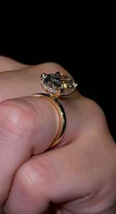 Bague Classique en Diamant Jaune Taille Ovale pour Femme, Or Blanc, Diamant Jaune Ovale, Sertissage Élégant à Griffes, Bijou de Mariage, Cadeau - Product Image 5