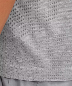 เสื้อกล้ามถักคอโอสีเทาสำหรับผู้ชาย ระบายอากาศได้ดี ทรงพอดีตัว สวมใส่สบาย - Product Image 6