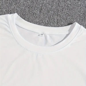 Conjunto de Dos Piezas de Ropa Deportiva Urbana para Hombre, Personalizada OEM, Camiseta de Manga Corta con Estampado Vintage y Pantalones Cortos Deportivos - Product Image 4