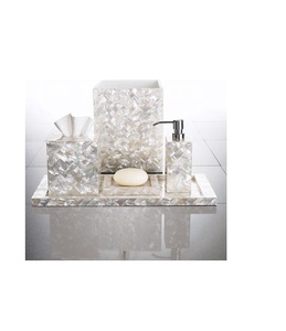 Juego de baño Heritage Mother Of Pearl, accesorios decorativos antiguos hechos a mano, accesorios de tocador de lujo premium para hoteles y hogares. - Product Image 1