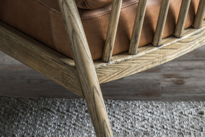 Exquisito Sillón de Estilo Mid-Century con Cuero de Primera Calidad y Estructura de Madera de Roble Natural Tallada - Product Image 4