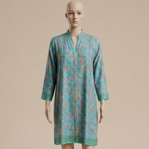 Tunique en soie bohème de luxe pour femme, taille unique, vert mousse de mer, motif floral corail, style Ibiza, coupe ample, col en V, élégante, décontractée, pour la plage et les stations balnéaires - Product Image 1