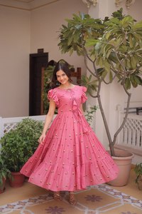 Hermosa Kurti Tradicional Rosa de Algodón con Bordado Floral hasta el Tobillo para Mujer - Product Image 3