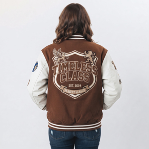 Veste Letterman 100% laine, best-seller, pour femmes, taille personnalisée, en vente. - Product Image 3