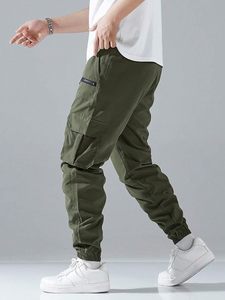 กางเกงคาร์โก้ทรงตรงใส่สบายสำหรับผู้ชาย มีกระเป๋าหลายช่อง เหมาะสำหรับใส่ลำลองและกิจกรรมกลางแจ้ง - Product Image 3