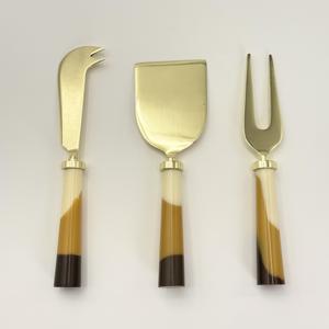 Cuchillo para Queso y Pastel con Hoja Dentada de Acero Inoxidable y Mango de Resina, con Caja a Bajo Precio - Product Image 3