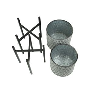 Ensemble de 2 jardinières en métal galvanisé à motif de feuilles, avec supports en fer, style farmhouse, pour intérieur/extérieur, maison et jardin - Product Image 1