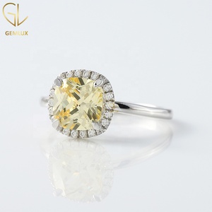 Bague de fiançailles solitaire en moissanite jaune canari taille coussin avec halo en or blanc 14 carats - Product Image 3