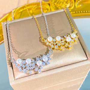 Collier Nuages pour femme en acier inoxydable 304 plaqué or 0,03 µm avec incrustation de perles sur chaîne câblée - Product Image 1