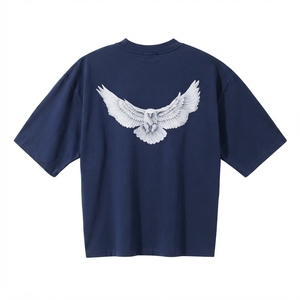 เสื้อยืดสตรีทแวร์ผู้ชายผ้าฝ้ายทรงปกติ ระบายอากาศ แห้งเร็ว พิมพ์ลายดิจิทัล รับผลิตเสื้อผ้าแบรนด์ส่วนตัว - Product Image 2