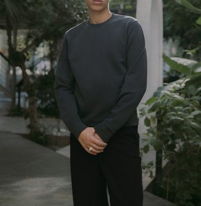 เสื้อสเวตเชิ้ตผู้ชายสั่งทำขายส่ง ผ้าฝ้ายฟลีซ 100% พิมพ์โลโก้ OEM คุณภาพสูง ทรงปกติ ใส่ได้ในฤดูหนาว เป็นมิตรกับสิ่งแวดล้อม - Product Image 2