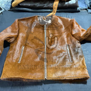 Chaqueta Western de Piel de Vacuno con Pelo, Estilo Motociclista, de Última Tendencia: Cuero Hecho a Mano, Color Marrón Camel - Product Image 4