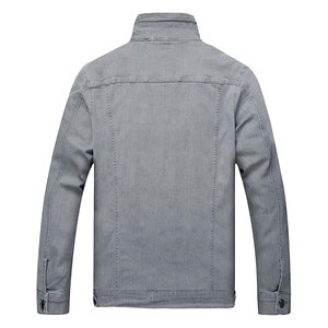 เสื้อแจ็คเก็ตยีนส์สีเทาสำหรับผู้ชาย ทรงปกติ ติดกระดุม สีพื้น สไตล์ลำลองสำหรับฤดูใบไม้ร่วง ตกแต่งด้วยการเย็บตะเข็บอย่างดี มีคุณภาพสูง - Product Image 2