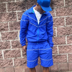Conjunto de Chándal Cortavientos Transpirable Impermeable Ligero con Capucha y Pantalones Cortos para Hombre, Estampado Animal/Liso, Venta al por Mayor Personalizada - Product Image 6
