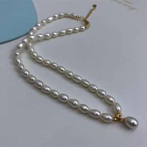 Collier de perles de riz de haute qualité, petit collier de perles de bébé de 4,5 à 5 mm avec pendentif, tendance, qualité fine - Product Image 4