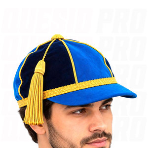 Gorra de terciopelo azul bicolor al por mayor con ribete de trenza dorada y borla, sombrero premium para club de rugby, presentación de eventos, premio. - Product Image 4