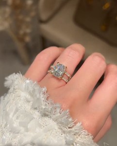 Bague de fiançailles en diamant de laboratoire 4 CT pour femmes |   Bijoux de promesse de mariage tendance plaqués or de luxe - Product Image 2
