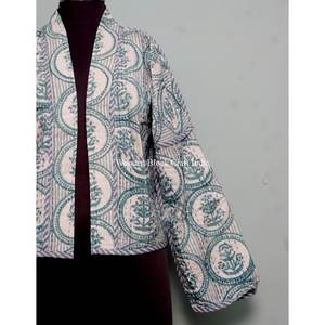 Veste Kantha artisanale en coton, design de créateur, en provenance d'Inde. Magnifique veste Kantha multicolore, cousue à la main, imprimée à l'écran. - Product Image 3