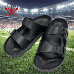 Fábrica de calzado EVA profesional para playa y exteriores, especializada en la creación de sandalias inspiradas en la temporada de fútbol para compradores al por mayor. - Product Image 1