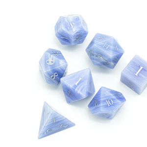 Dados de piedra de alta calidad, cristal natural Blue Lace, piedras preciosas curativas de reiki, dados de piedra grabados personalizados, cristal Vikingos. - Product Image 6