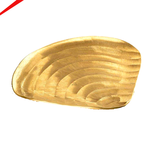 Plateau de service rond de luxe moderne, design feuille, finition dorée, idéal pour la décoration intérieure et la cuisine – Nouvelle collection en promotion - Product Image 4