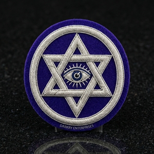 Écusson rond personnalisé fait main en fil d'argent brodé, emblème maçonnique Royal Arch, en velours violet, pour la franc-maçonnerie - Product Image 5