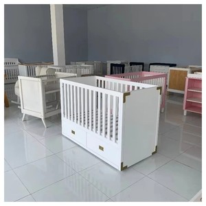 Cuna de Madera Blanca con Cama para Niños Pequeños, Muebles de Madera Maciza para Guardería, Desmontable y Empacado Plano, Fabricante OEM de Vietnam - Product Image 4