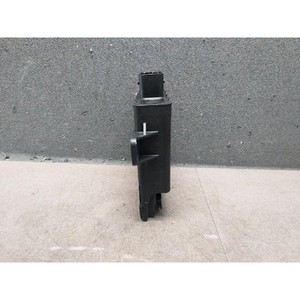 Stabilisateur de tension / Régulateur de tension A8 (Compartiment arrière) Référence 8K0959663A - Product Image 3