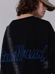 Camiseta de algodón holgada de corte extragrande para hombre al por mayor, con hombros caídos, lavado ácido, lavado a la piedra, estampado serigrafiado y DTG, impresión personalizada. - Product Image 4