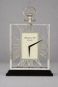 Horloge de bureau rectangulaire Mclaughlin & Scott en acier inoxydable, chiffres romains, mouvement à quartz silencieux, sans tic-tac, sonnerie horaire - Product Image 1