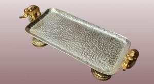 Bol et plateau de service vintage en aluminium avec poignée paon, design industriel décoratif en relief, centre de table de mariage pour table à manger - Product Image 3