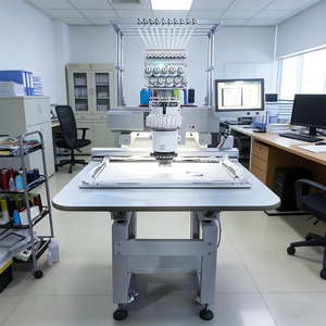 Machine à broder industrielle à tête unique, 10 aiguilles, pour tissus épais, lettres de petite taille, haute précision - Product Image 2