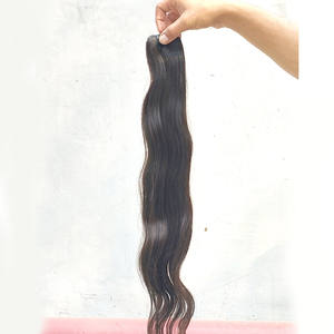 Pelo indio Lacio y rizado, sedoso, sin procesar, con cutículas alineadas, trama de alta calidad - Product Image 3