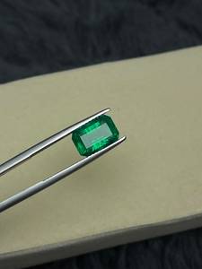 Pierre précieuse émeraude naturelle de Zambie, taille émeraude, verte, 2,77 carats, pierre brute pour la fabrication de bijoux avec service d'échantillonnage - Product Image 4